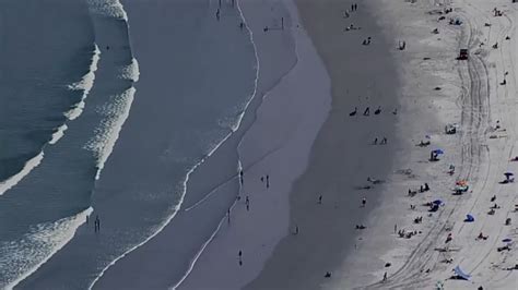 Beaches around Mass., including all Plum Island beaches, closed due to bacteria